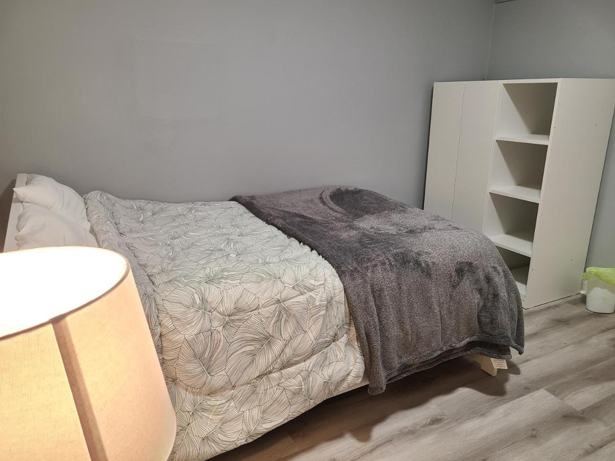 Downtown Ottawa Spacious Room Accommodation エクステリア 写真