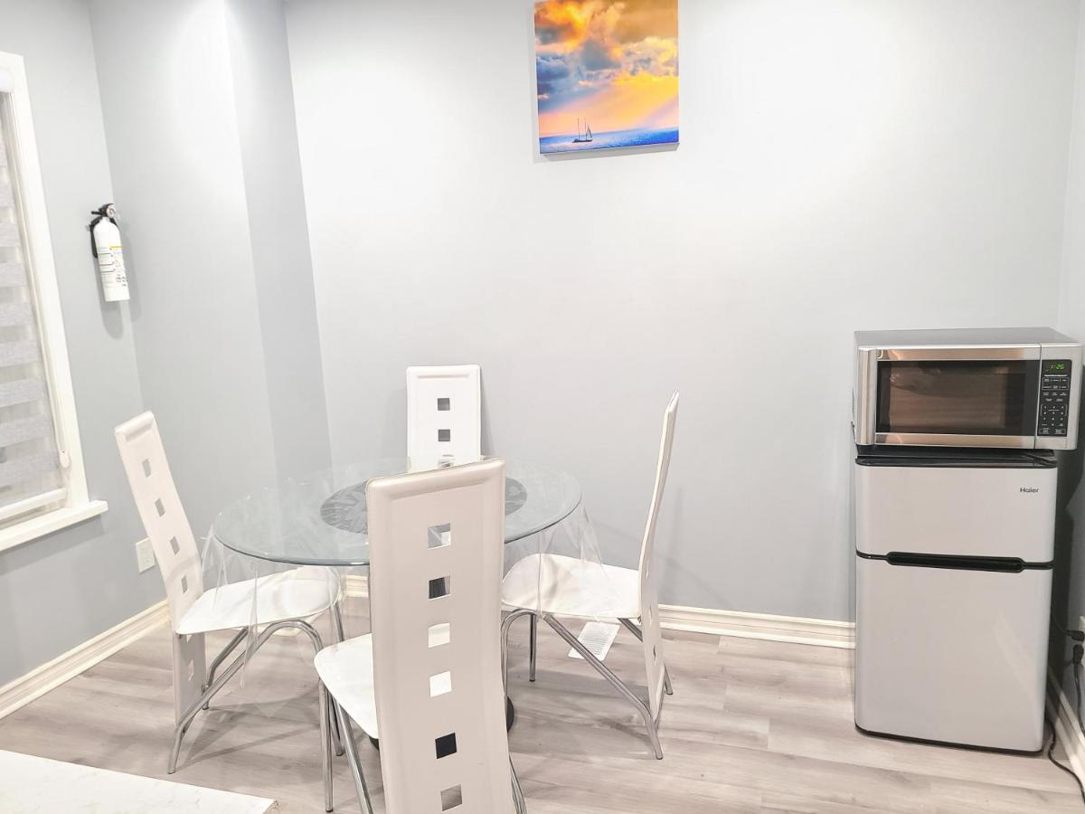 Downtown Ottawa Spacious Room Accommodation エクステリア 写真
